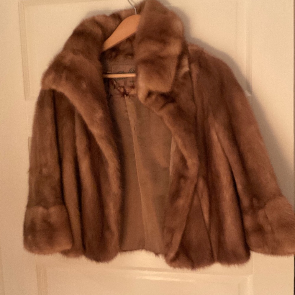 Cropped vintage fur jacket caramel, lining torn size small